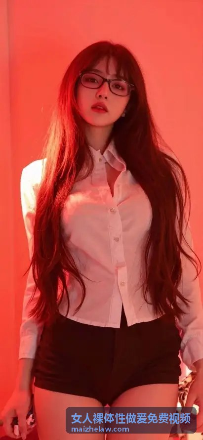 海滩别墅的夏日狂欢 - 女人裸体性做爰免费视频封面